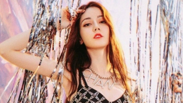 迪丽热巴-智能换