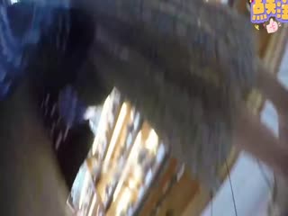 裙底偷拍夏天某大